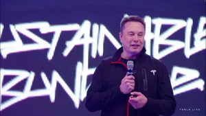 Tesla 2025: Robotok, robotaxik és végtelen pénz