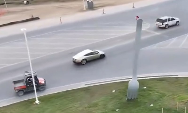 Cybercab a Gigafactory Texas közelében az utakon