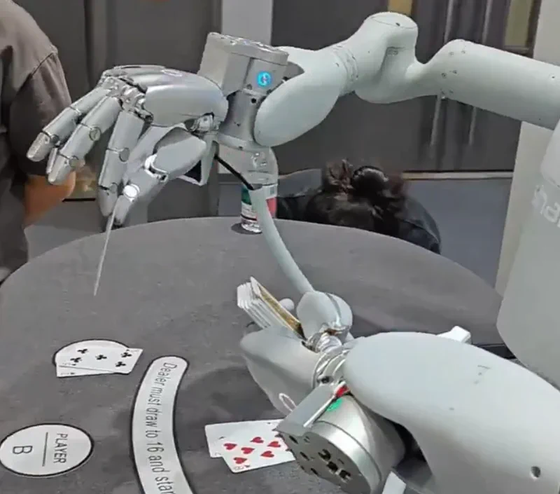 Sharpa robotkeze valós és ügyes az IROS 2025-ön
