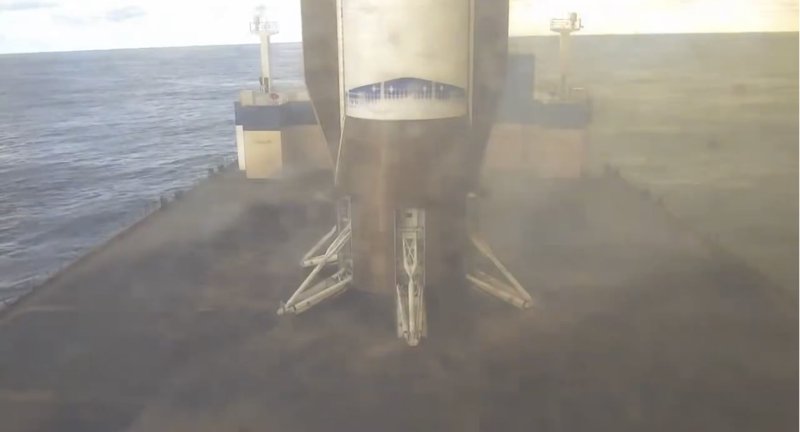 Bezos csatlakozik a rakétaleszállók klubjához 25 év után