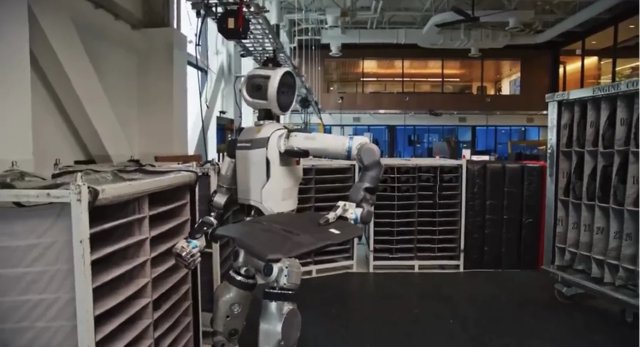 Hyundai Atlas humanoid robotok hadseregét rendeli