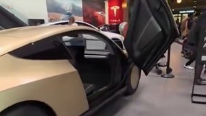 Tesla Cybercab az Apple-nél, készen az útra