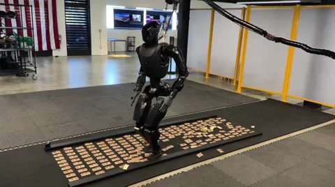 Ukrán fronton teszteli humanoid robotjait a Foundation Robotics
