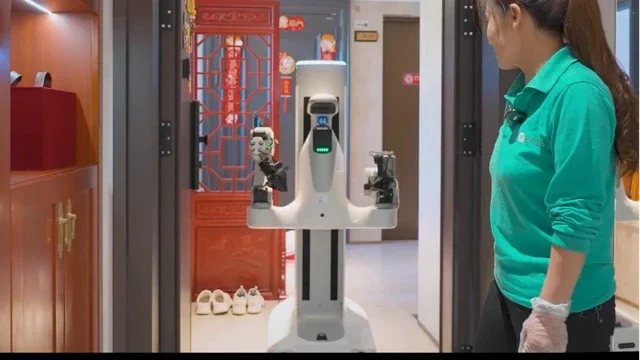 Ember és robot kéz a kézben: jön a hibrid takarítóbrigád