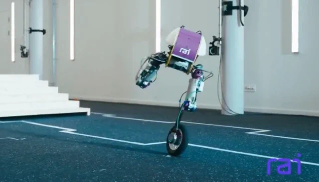 Roadrunner: A kétlábú robot, amely görkorcsolyázik és lépked