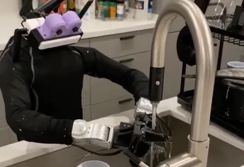 Tau Robotics: 30 dolláros humanoid takarítás San Franciscóban
