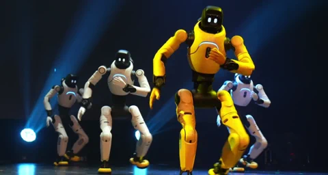 Kínai technológiával nyílt meg Európa első humanoid robotgyára