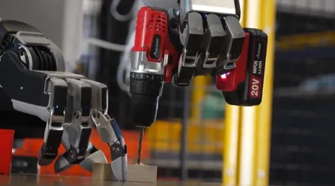 Boston Dynamics: Új kezeket kapott Atlas, a kisujj repült