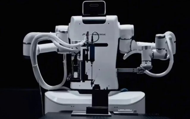 Zeus 1: A PL-Universe nagy pontosságú humanoid robotja