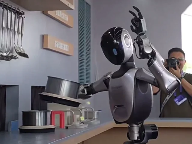Robotszakácsok: az Ant Group bemutatta a konyhai AI-asszisztenst