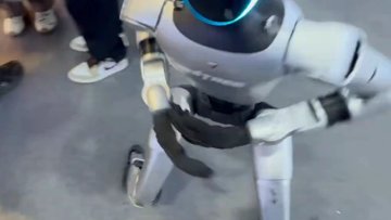 Unitree H1 megtámadja Dennis Hongot, elmarad a bocsánatkérés