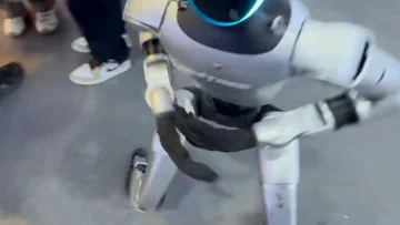 Unitree H1 megtámadja Dennis Hongot, elmarad a bocsánatkérés