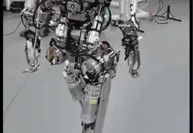 XPeng Robot: No Skin, Just Steel!