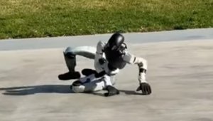 A Unitree G1 emberfelett futása félelmetesen emberi