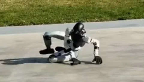 A Unitree G1 emberfelett futása félelmetesen emberi