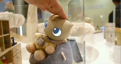 A Fourier új asztali robotja egy többnyelvű kisgyerek