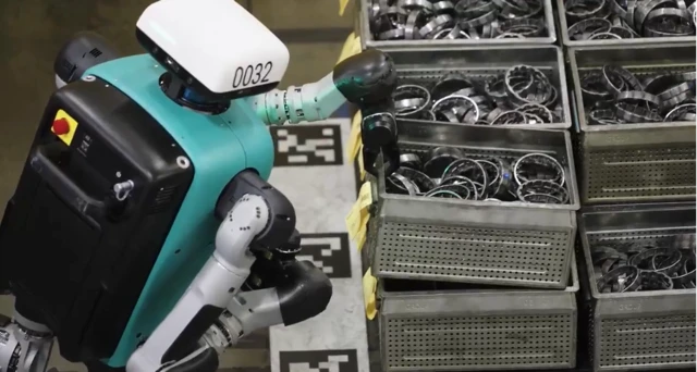 Digit robot munkába állt: a raktárak humanoid jövője