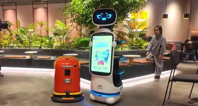 Robotpincér a Mekiben: Sanghajban már gépek szolgálnak fel