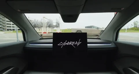 Musk: Hivatalosan is elindult a Tesla Cybercab gyártása