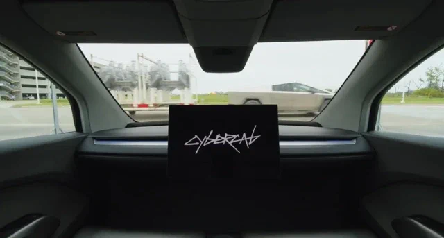 Musk: Hivatalosan is elindult a Tesla Cybercab gyártása