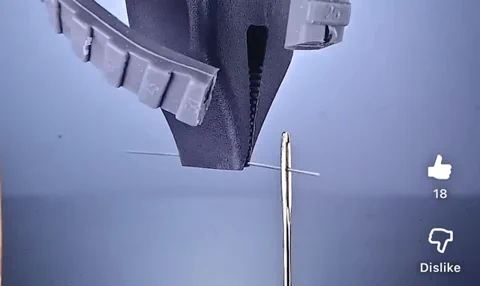 Ez a robotmegfogó tudja, ha hibázik