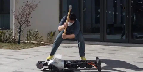 Booster T1: A robot, ami nem marad a földön - 1 másodperc alatt (vagy kevesebb!) talpra áll