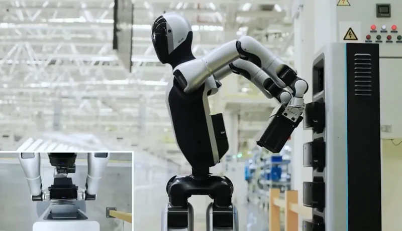 Az UBTECH Walker 2 robotja saját maga cseréli az akkumulátorát