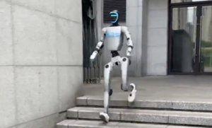 Az Unitree G1 robot lenyűgöző bemutatón hódítja meg a lépcsőket